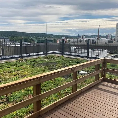 Location In Town Right Next To The Train Station And Free Parking Kotimaailma *