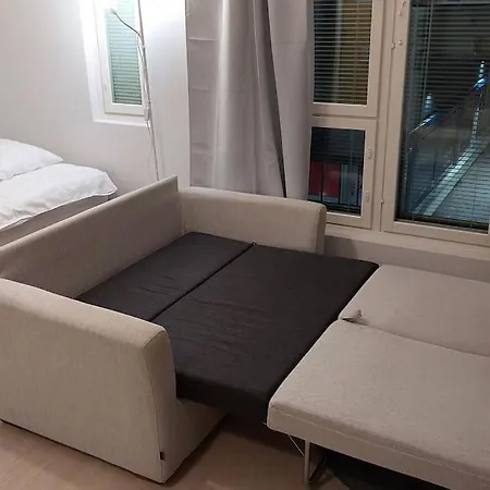 Location In Town Right Next To The Train Station And Free Parking Kotimaailma Апартаменты *