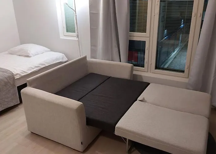 Location In Town Right Next To The Train Station And Free Parking Kotimaailma Apartamento *