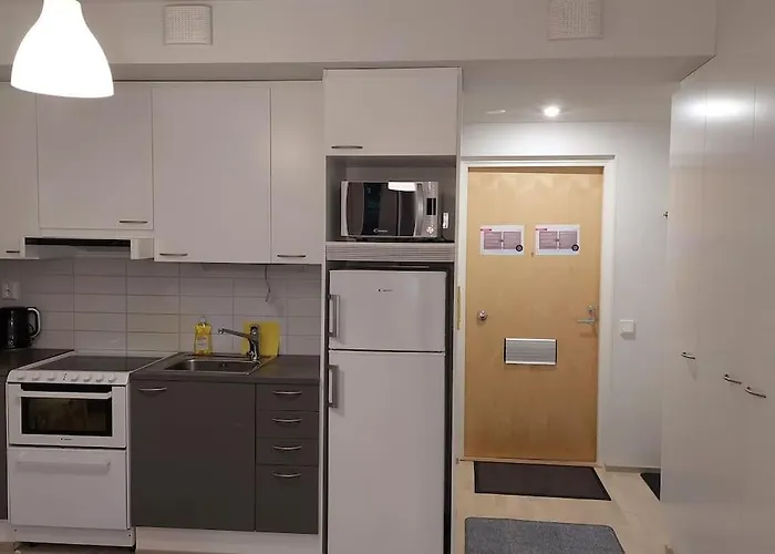 Location In Town Right Next To The Train Station And Free Parking Kotimaailma Apartamento